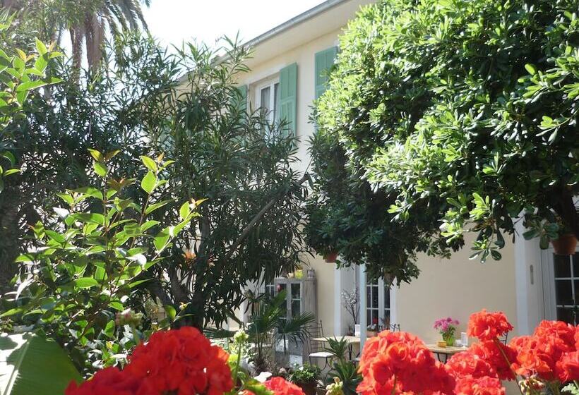 Отель Logis Hôtel Villa Victorine