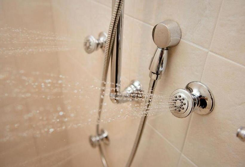 בית מלון כפרי Lunenburg Arms