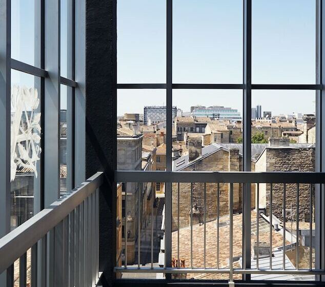 בית מלון כפרי Mama Shelter Bordeaux Centre