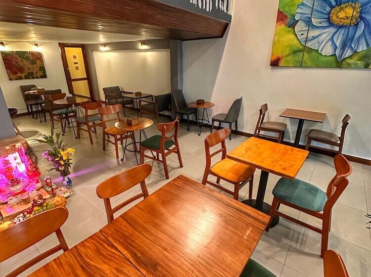 Otel Monsoon Riverside