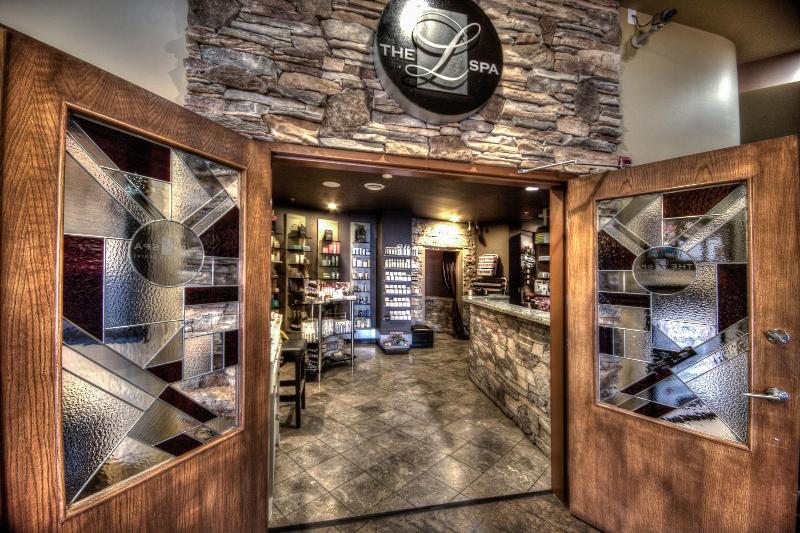 فندق Podollan Inn & Spa  Grande Prairie