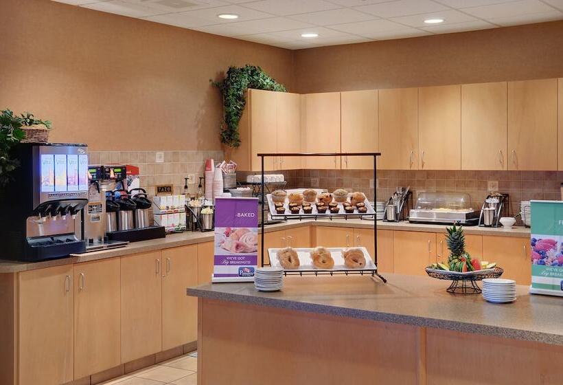 בית מלון כפרי Pomeroy Inn And Suites Chetwynd