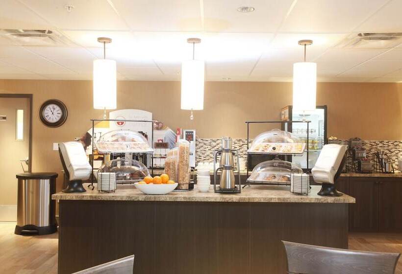 فندق Pomeroy Inn & Suites At Olds