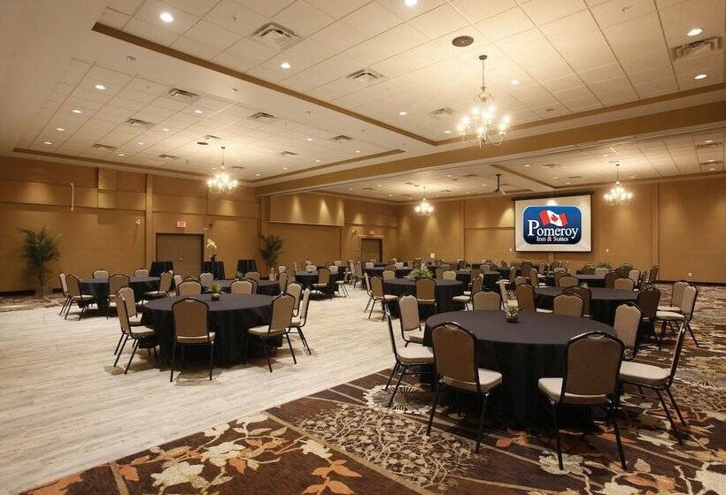 فندق Pomeroy Inn & Suites At Olds