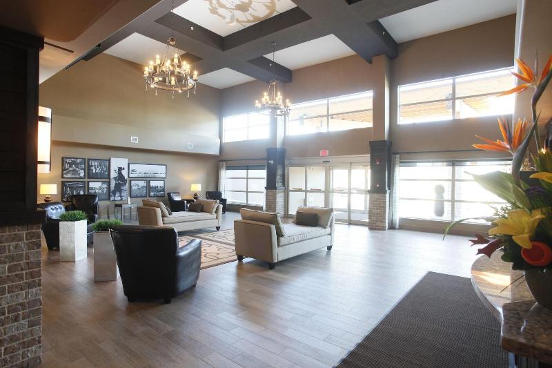 فندق Pomeroy Inn & Suites At Olds