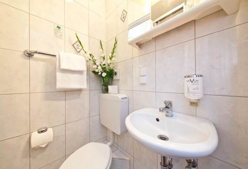 בית מלון כפרי Primus Frankfurt Sachsenhausen