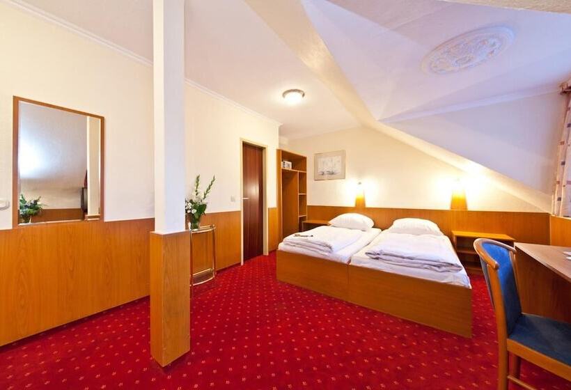 בית מלון כפרי Primus Frankfurt Sachsenhausen