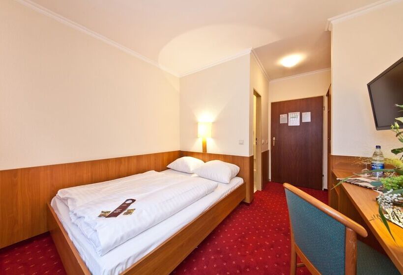 בית מלון כפרי Primus Frankfurt Sachsenhausen