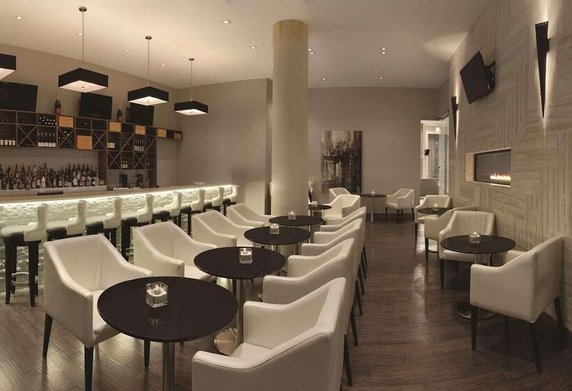 Radisson Hotel & Conference Centre Calgary Airport