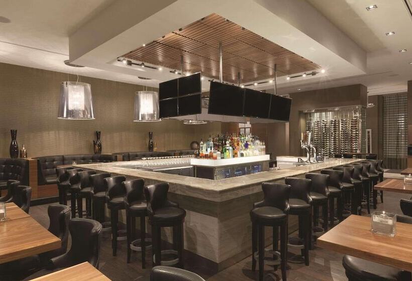 Radisson Hotel & Conference Centre Calgary Airport