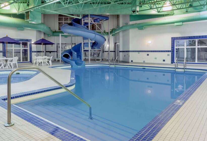 ホテル Ramada By Wyndham Weyburn