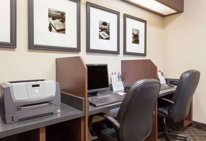 ホテル Ramada By Wyndham Weyburn