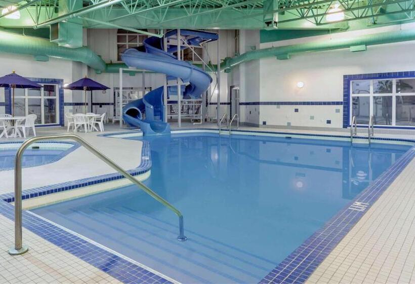 ホテル Ramada By Wyndham Weyburn