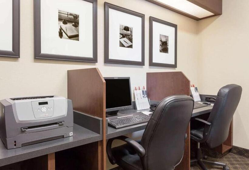 ホテル Ramada By Wyndham Weyburn