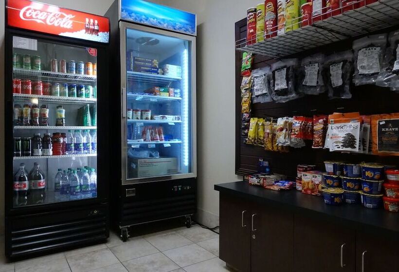 ホテル Ramada By Wyndham Weyburn