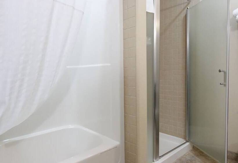 ホテル Ramada By Wyndham Weyburn