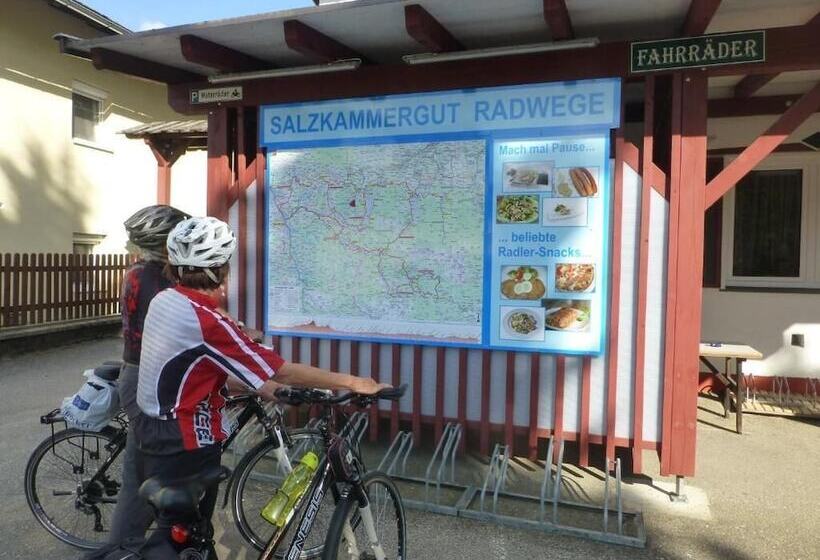 ホテル Rosslwirt Rast