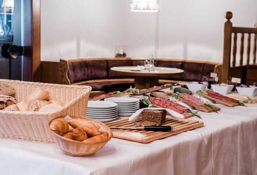 فندق Rothirsch By Skinetworks