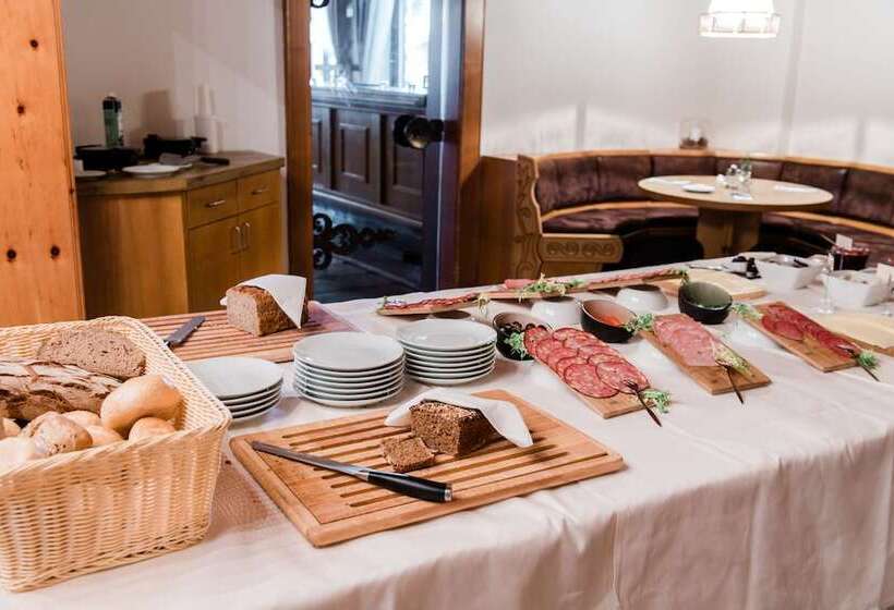 فندق Rothirsch By Skinetworks