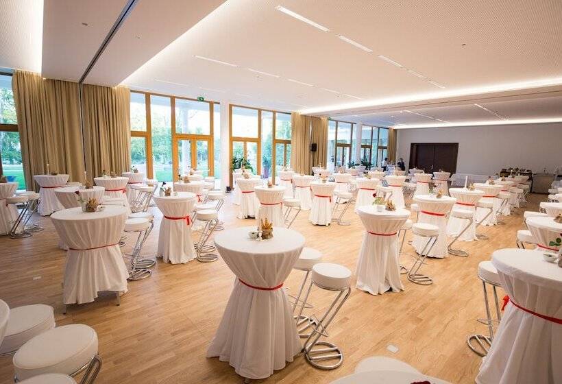 בית מלון כפרי Schlosspark Mauerbach   Adults Only