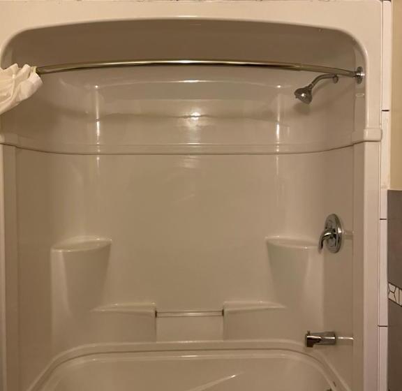 호텔 Scottish Inn Near The Falls And Casino