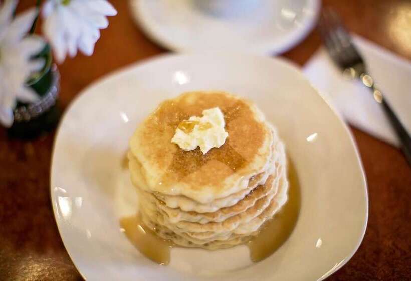 בית מלון כפרי Service Plus Inns & Suites Drayton Valley