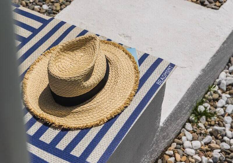 Отель De La Plage Mahogany