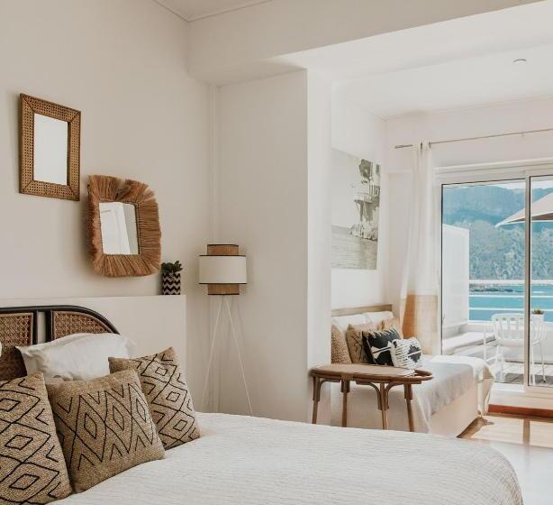 Отель De La Plage Mahogany