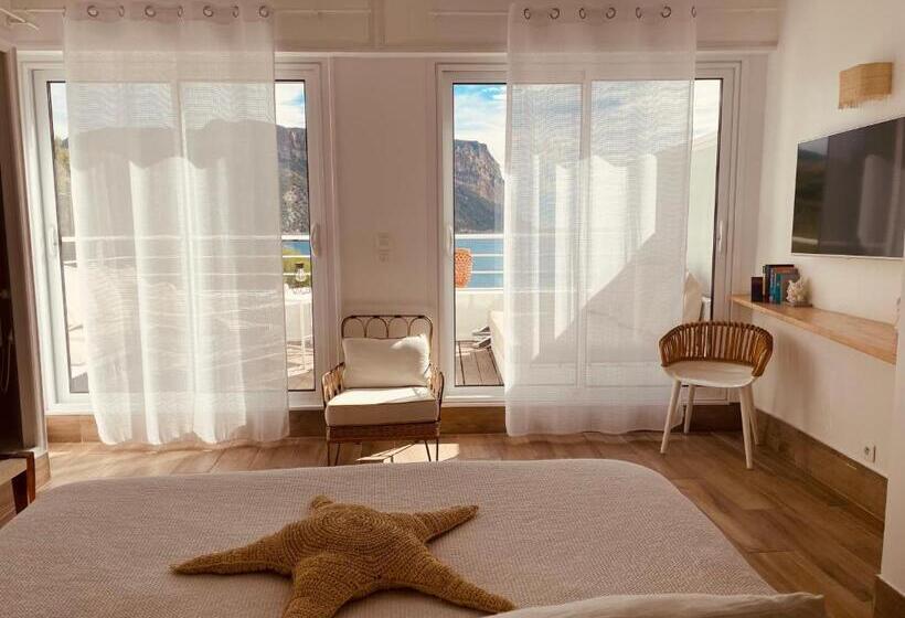 Отель De La Plage Mahogany