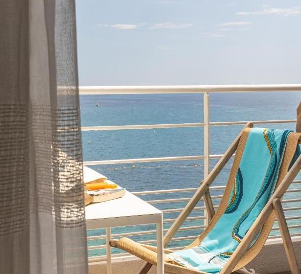 Отель De La Plage Mahogany