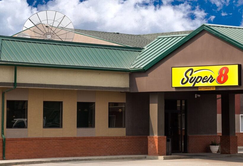 فندق Super 8 By Wyndham Fox Creek