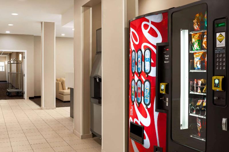 ホテル Super 8 By Wyndham Thompson