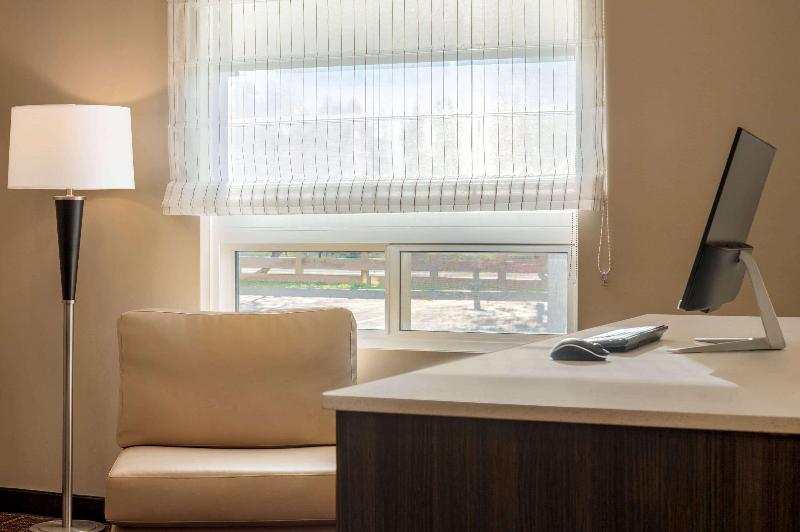 ホテル Super 8 By Wyndham Thompson