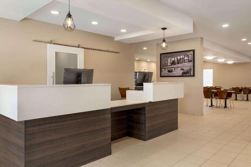 ホテル Super 8 By Wyndham Thompson