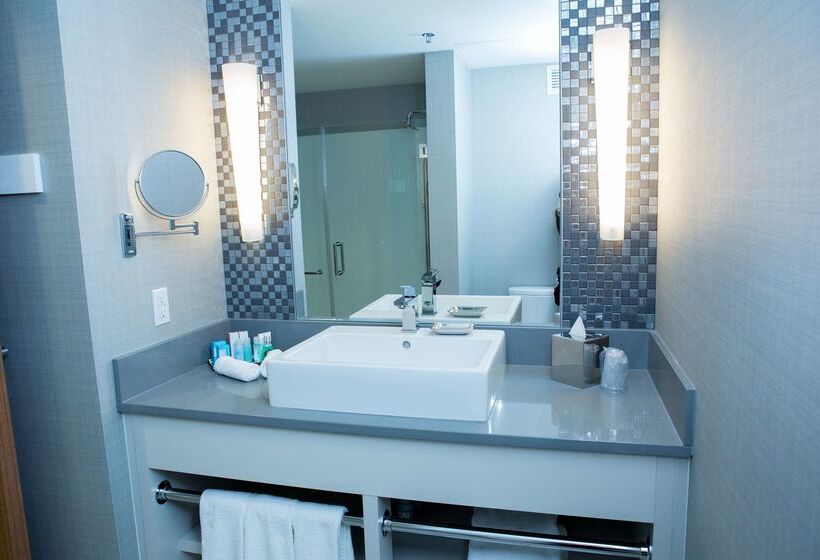 The Grand Winnipeg Airport Hotel By Lakeview