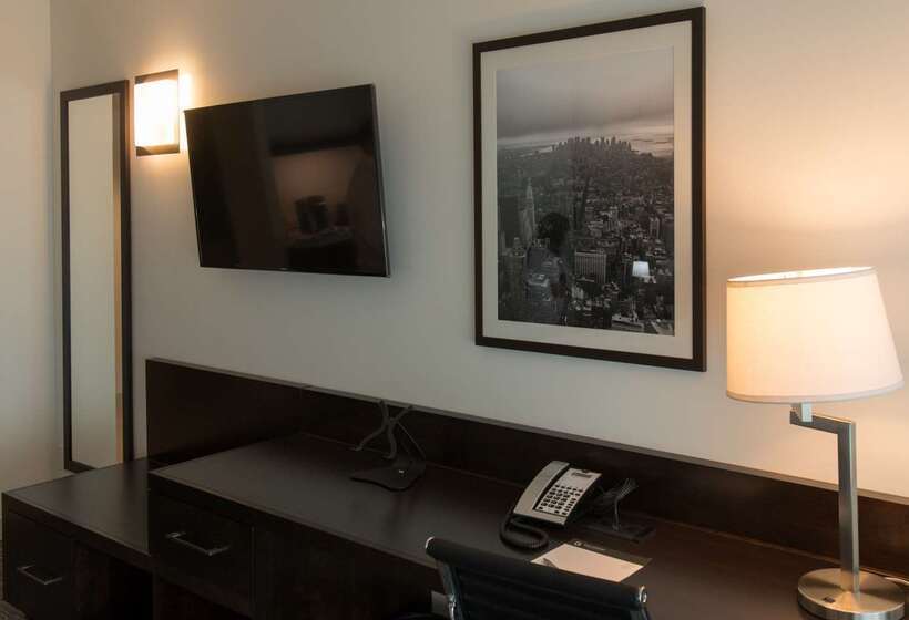 The Grand Winnipeg Airport Hotel By Lakeview