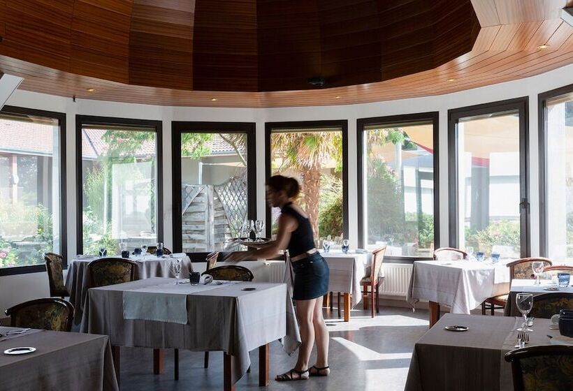 Отель The Originals City, Logis D Elbée, Cholet Nord