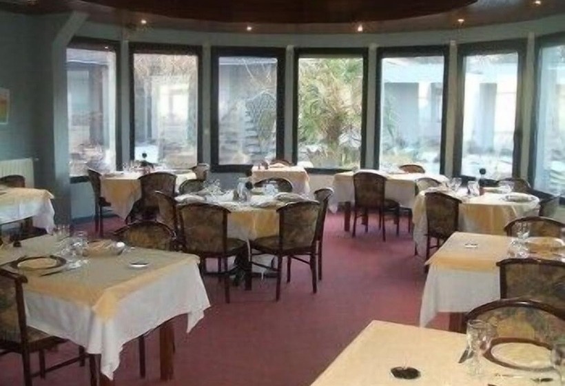 Отель The Originals City, Logis D Elbée, Cholet Nord