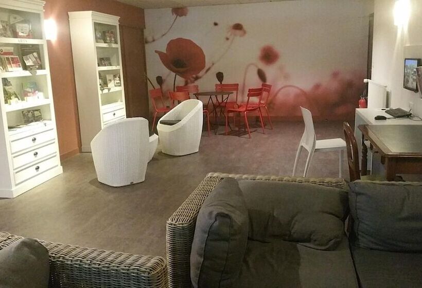 Отель The Originals City, Logis D Elbée, Cholet Nord