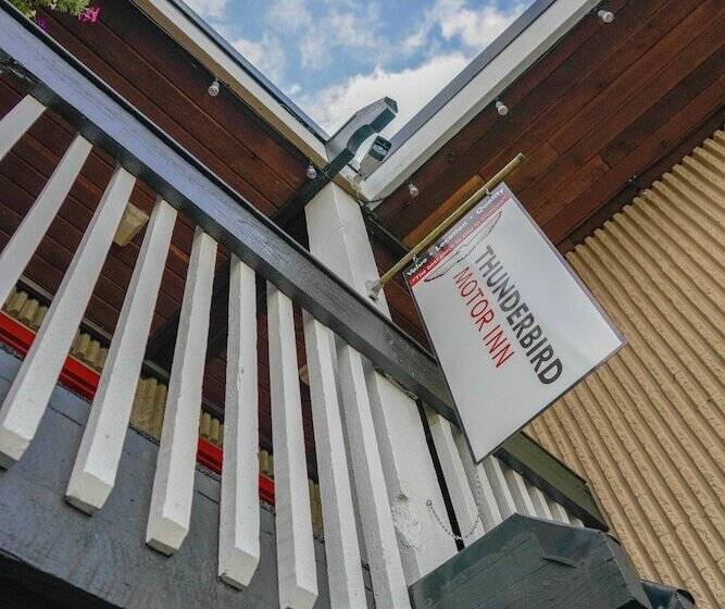 Hotel Thunderbird Motor Inn