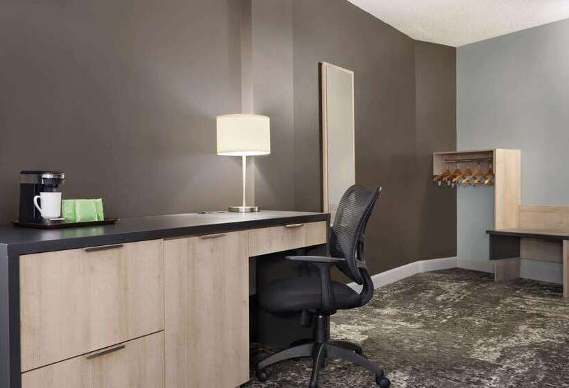 ホテル Travelodge By Wyndham Alma