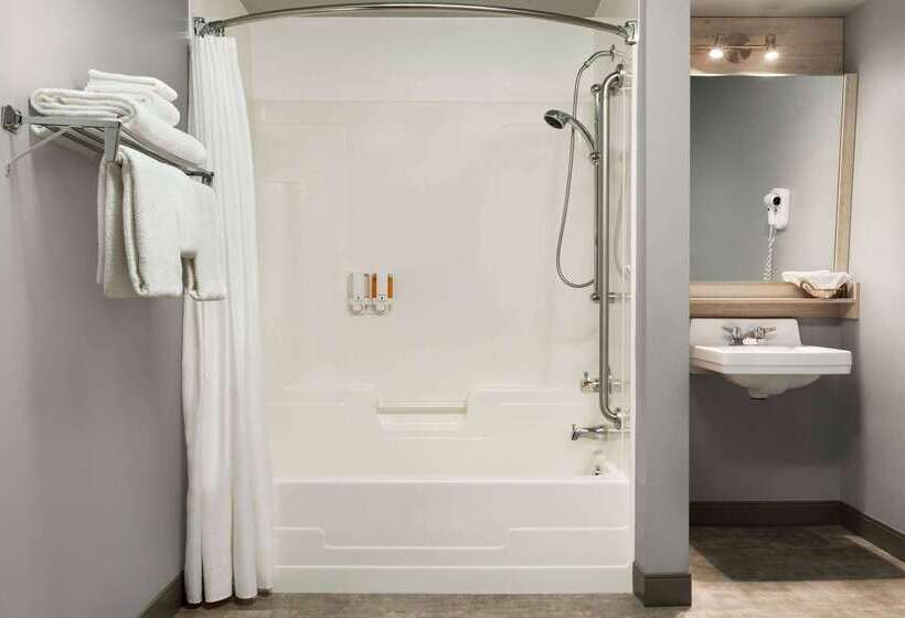 ホテル Travelodge By Wyndham Alma