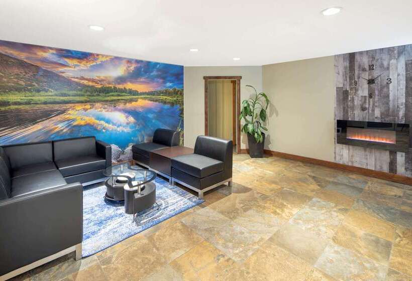 فندق Travelodge By Wyndham Golden Sportsman Lodge