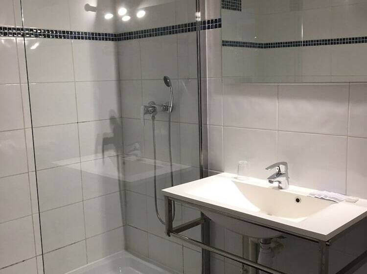 ホテル Val De Saone Lyon Caluire Rillieux