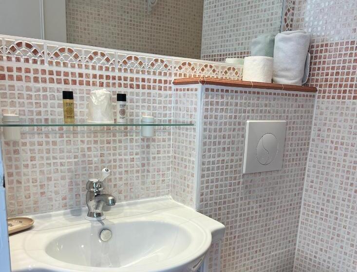 فندق Villa Roseraie