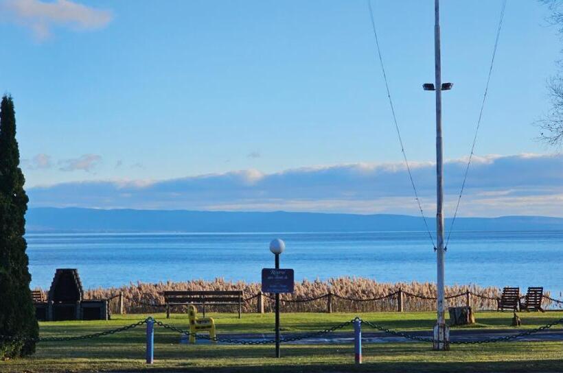 Hôtel Motel Les Voitures D Eau