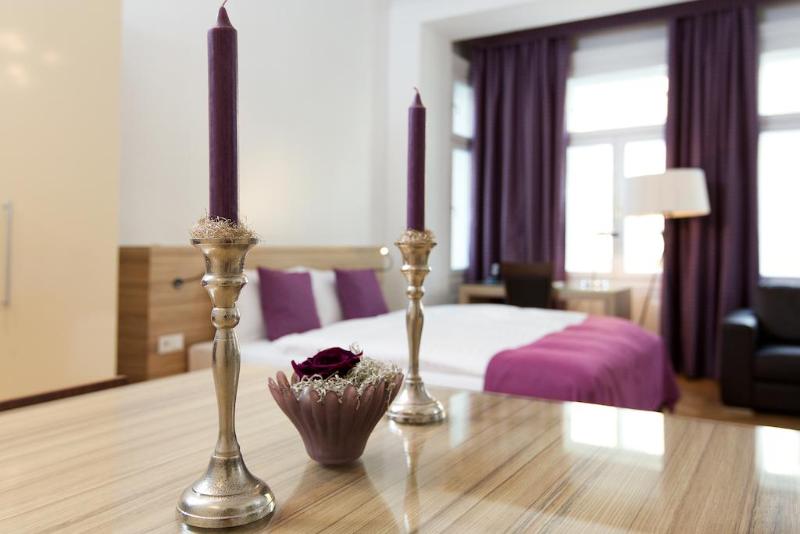 Liv In Residence By Fleming S Wienparlament