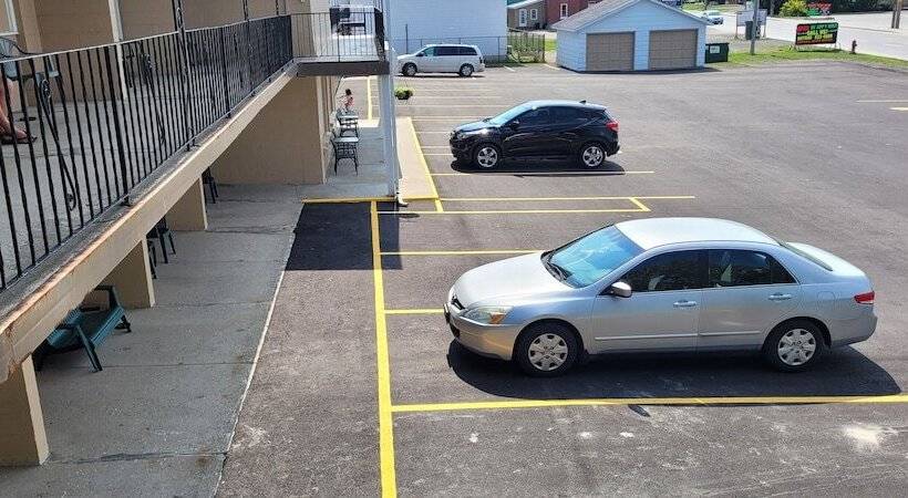 فندق على الطريق Arnprior Motor Inn