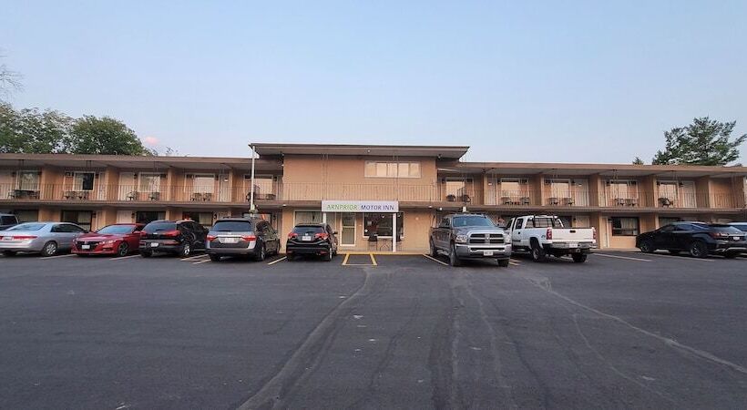 فندق على الطريق Arnprior Motor Inn