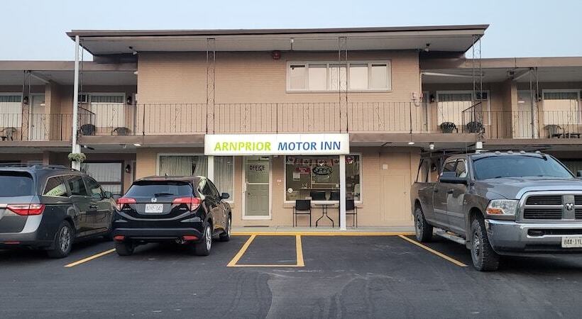 فندق على الطريق Arnprior Motor Inn